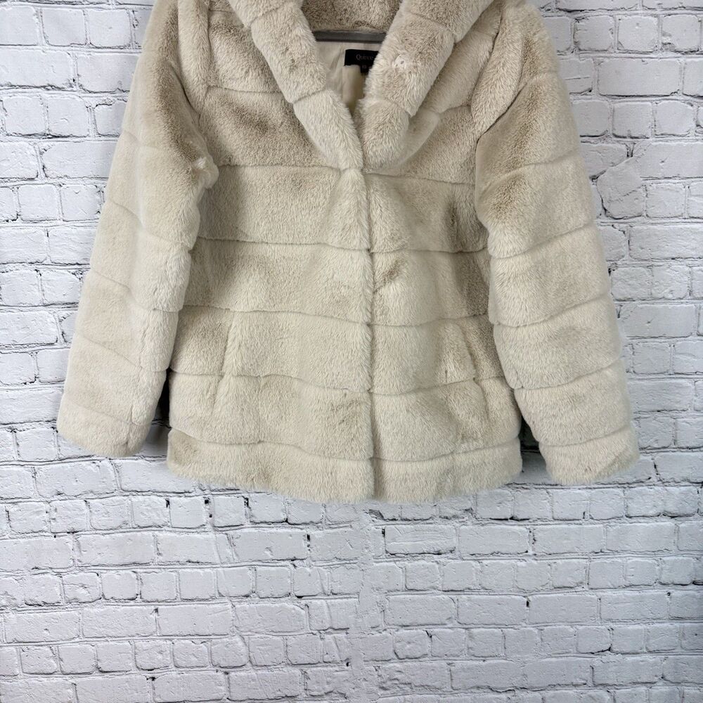 Quince Faux Fur Hooded Jacket Latte Beige Soft Plush Coat Womens XS Cozy Chic - Picture 7 of 14